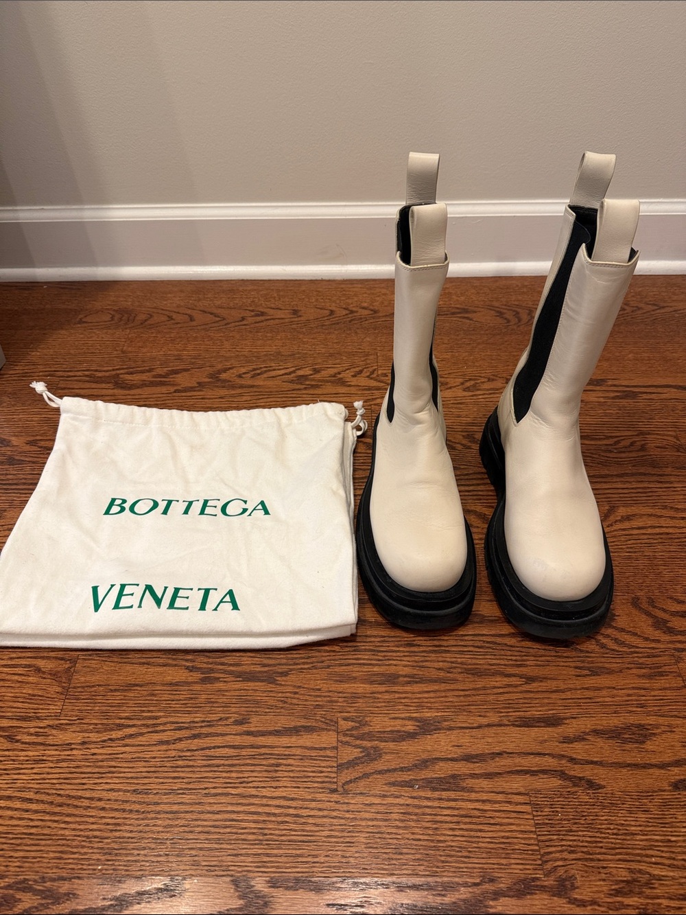 Bottega Veneta Cream Leather Platform Chelsea Boots with Black Sole Size EU 37
